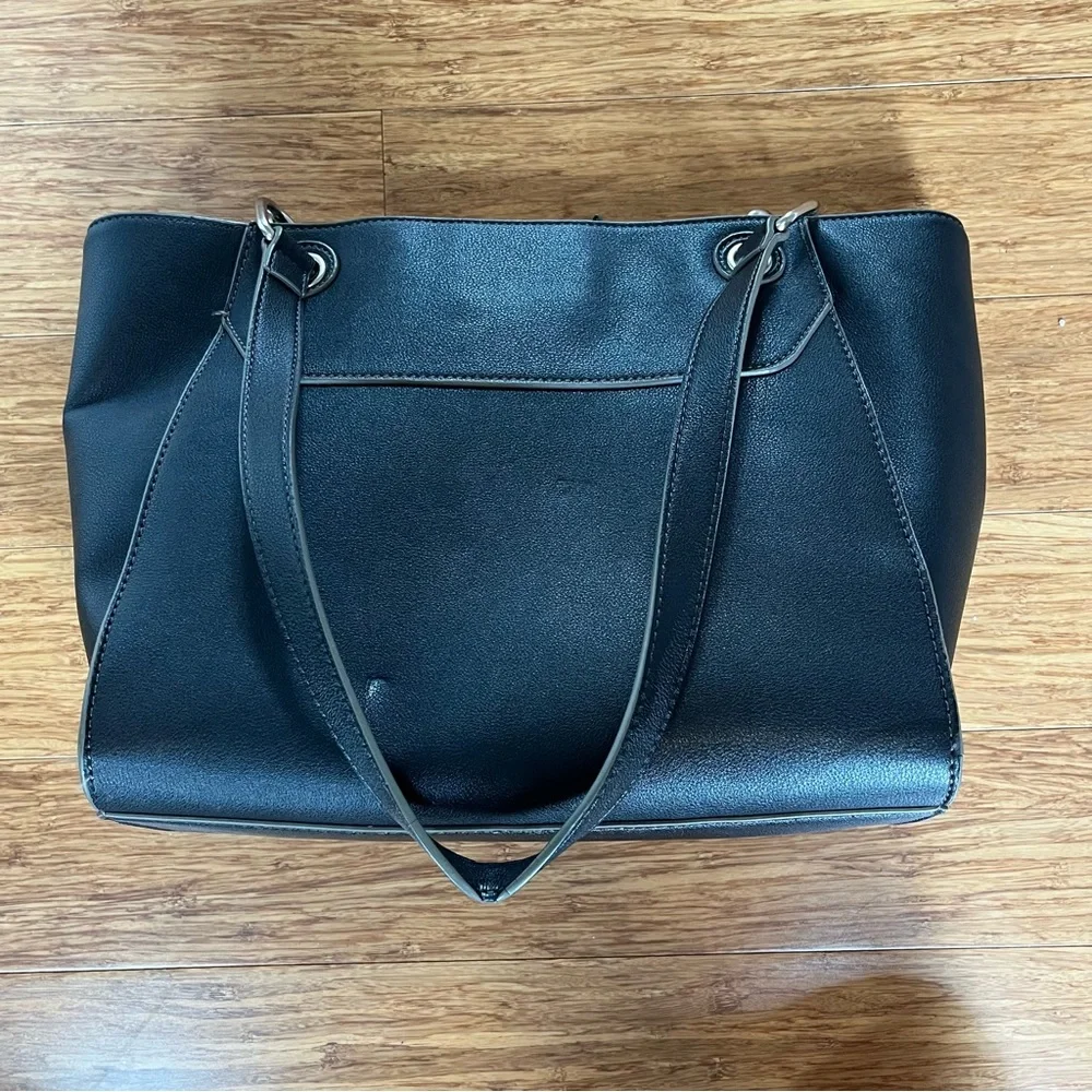 Chaps Black Shoulder Bag Sleek Design